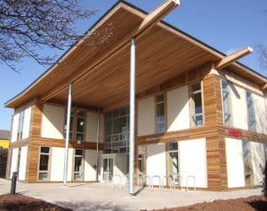 ساختمانهای ساخته شده از مصالح کاه نی و بامبو